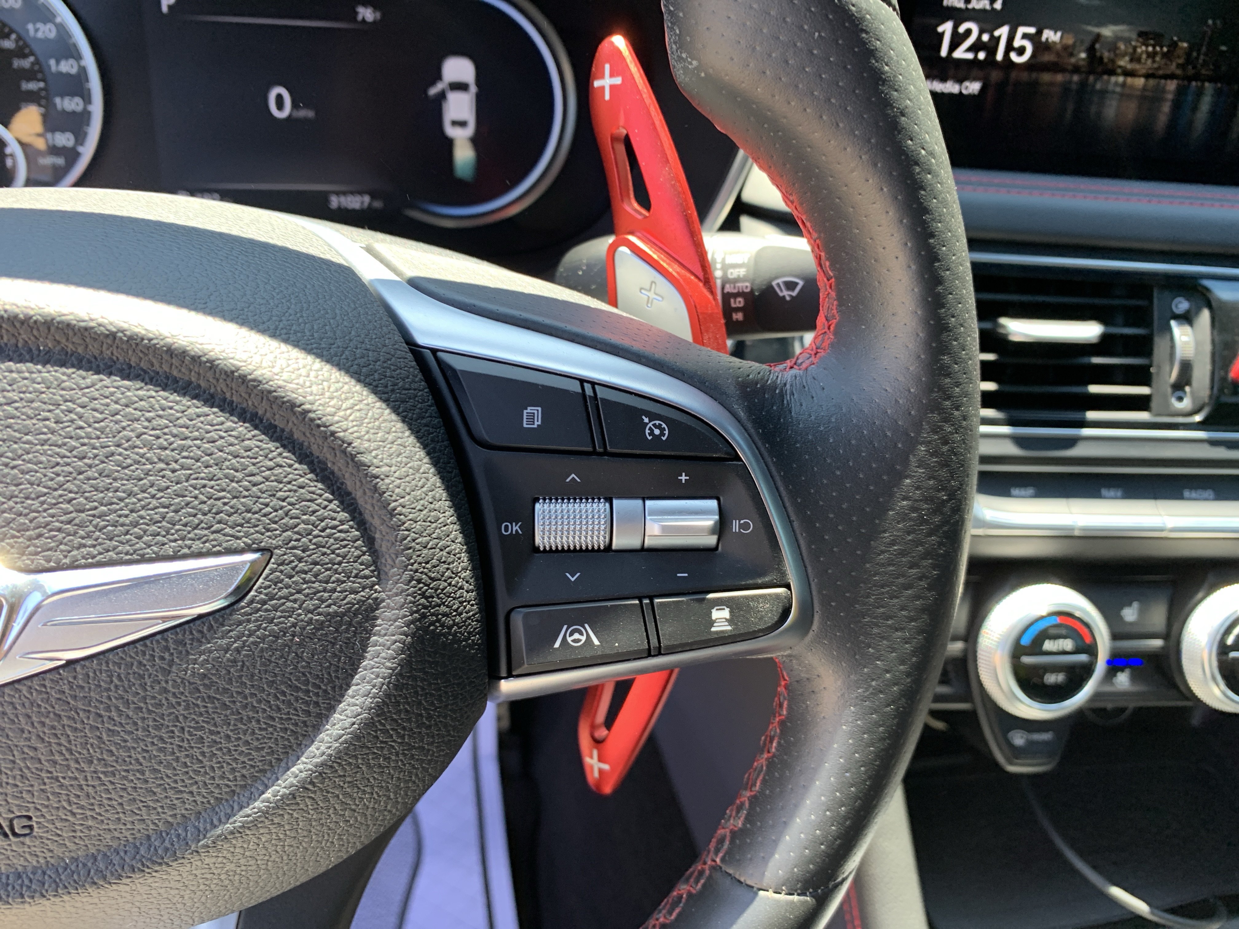 Used 2023 Genesis G70 2.0T w/ Sport Prestige Package RWD image 31