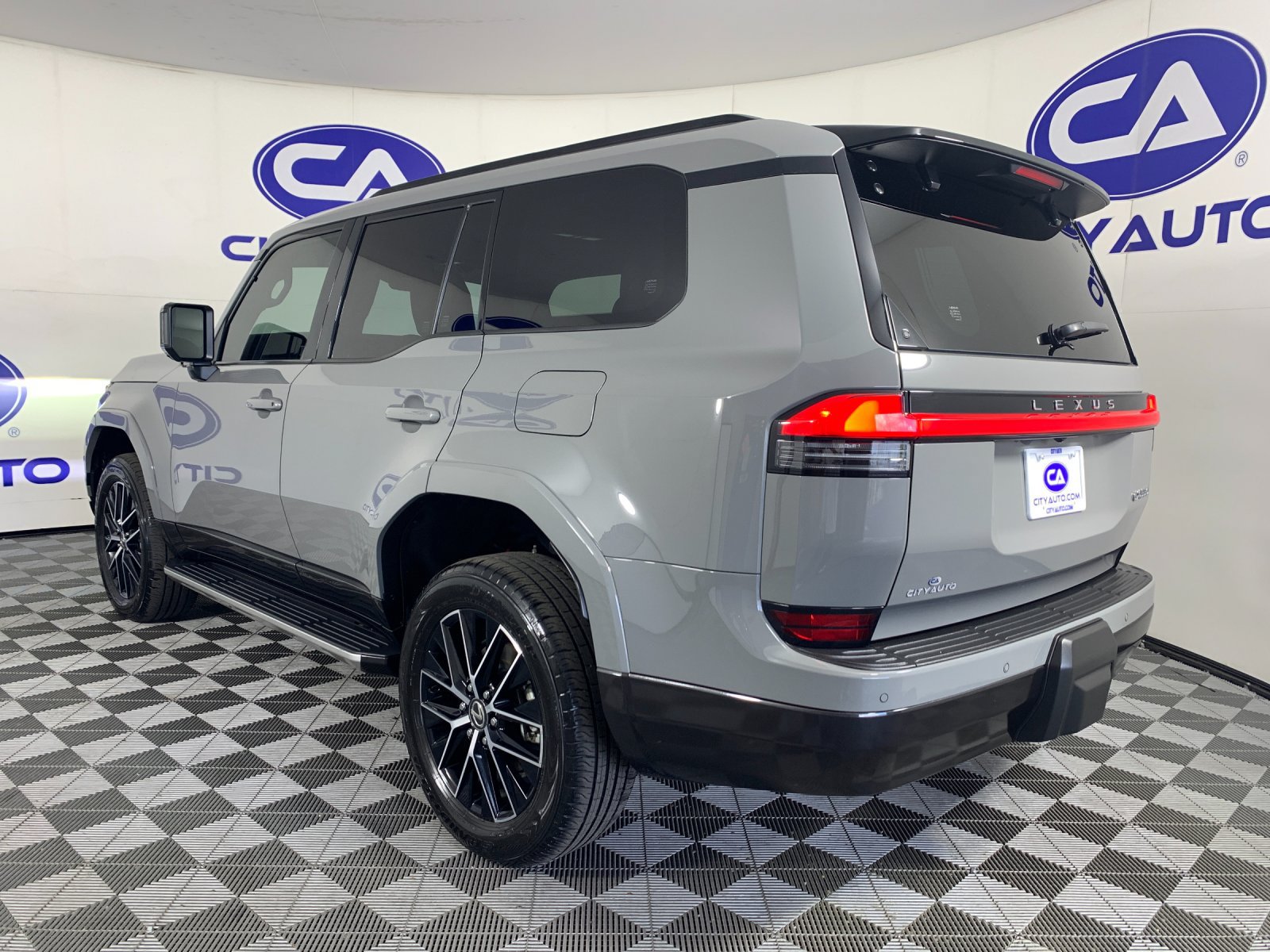 Used 2024 Lexus GX 550 w/ Cold Area Package AWD/4WD image 5
