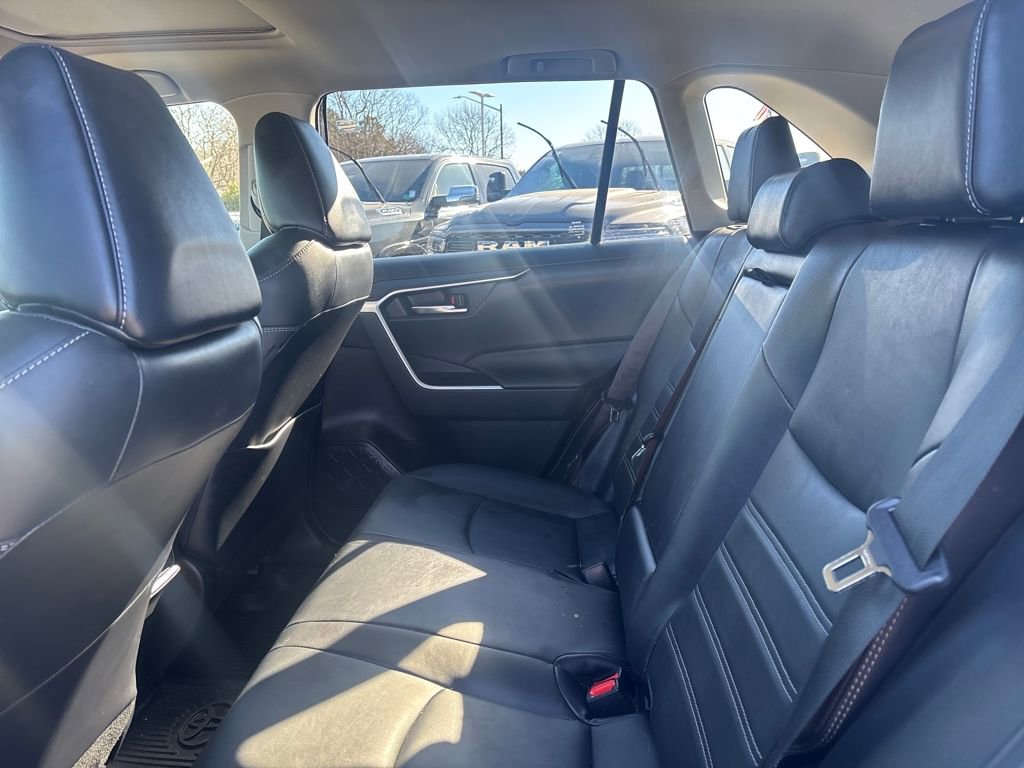 Used 2023 Toyota RAV4 XLE Premium image 9