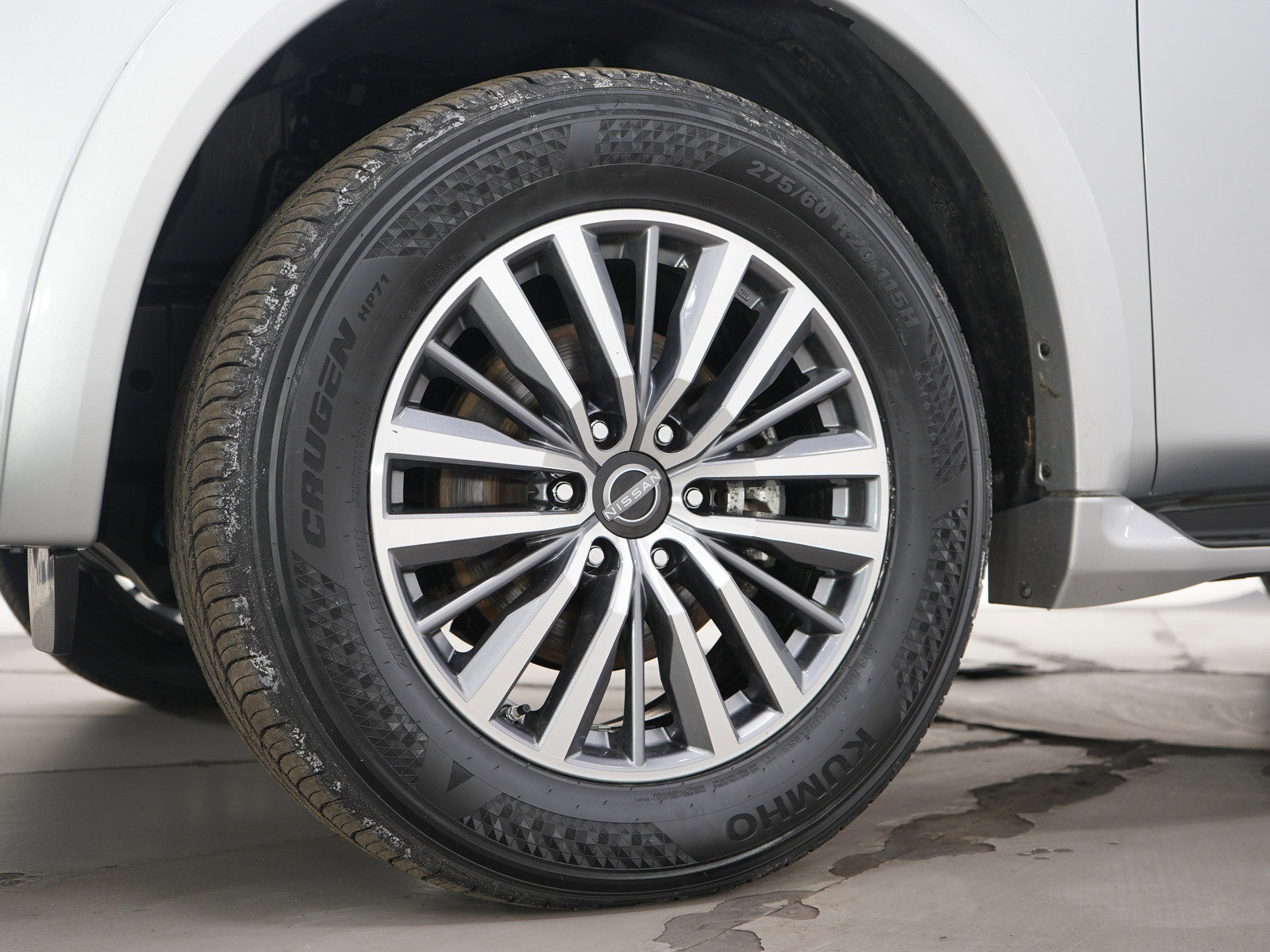 Used 2024 Nissan Armada SL image 32