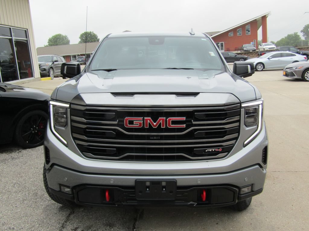 Used 2024 GMC Sierra 1500 AT4 w/ Technology Package AWD/4WD image 13