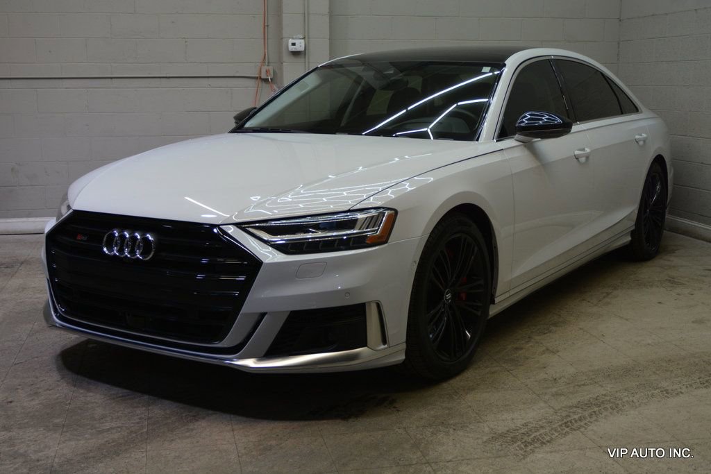 Used 2020 Audi S8 L w/ S8 Executive Package image 2