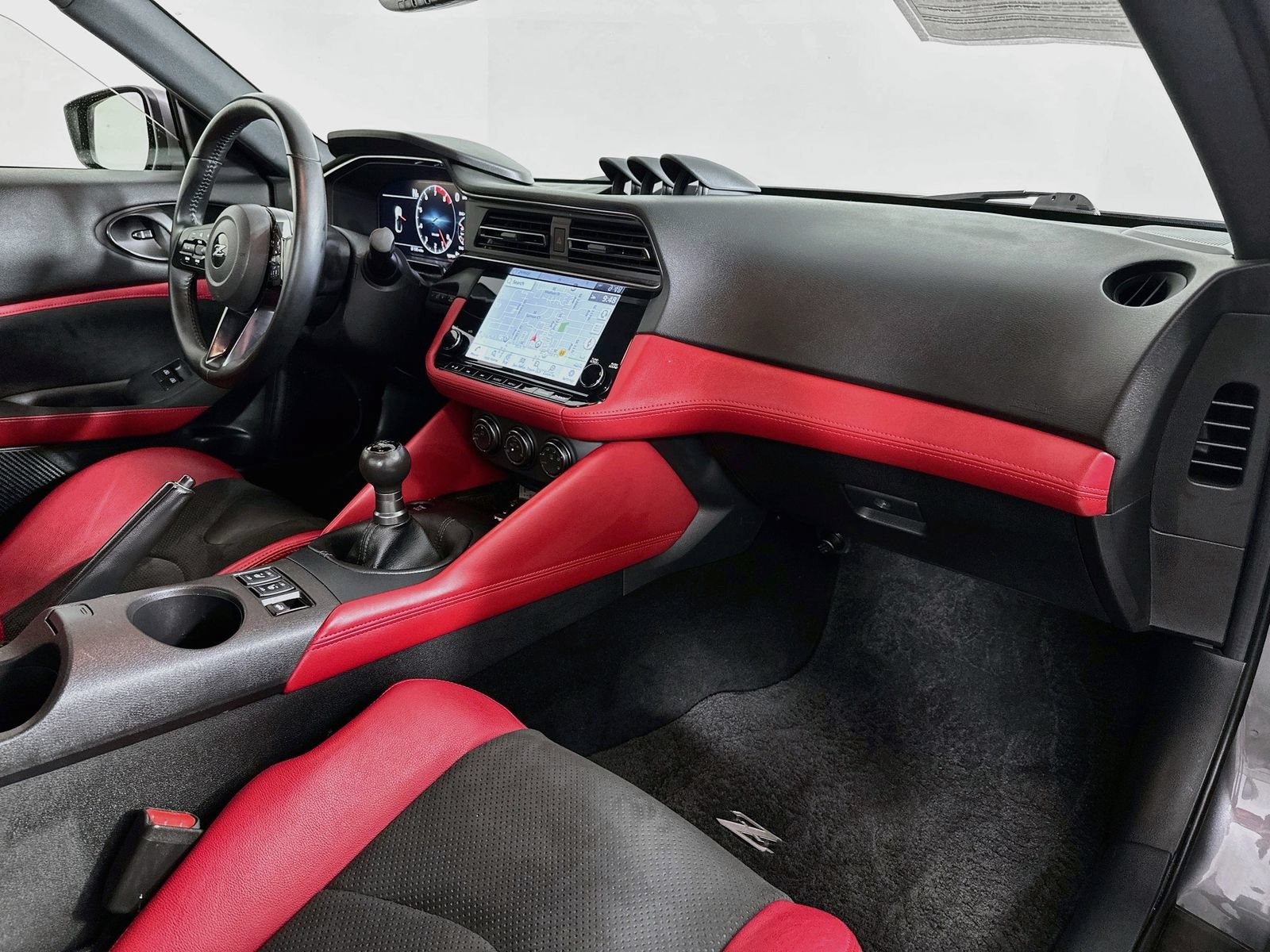 Used 2024 Nissan Z Performance w/ Floor Mat Package RWD image 27