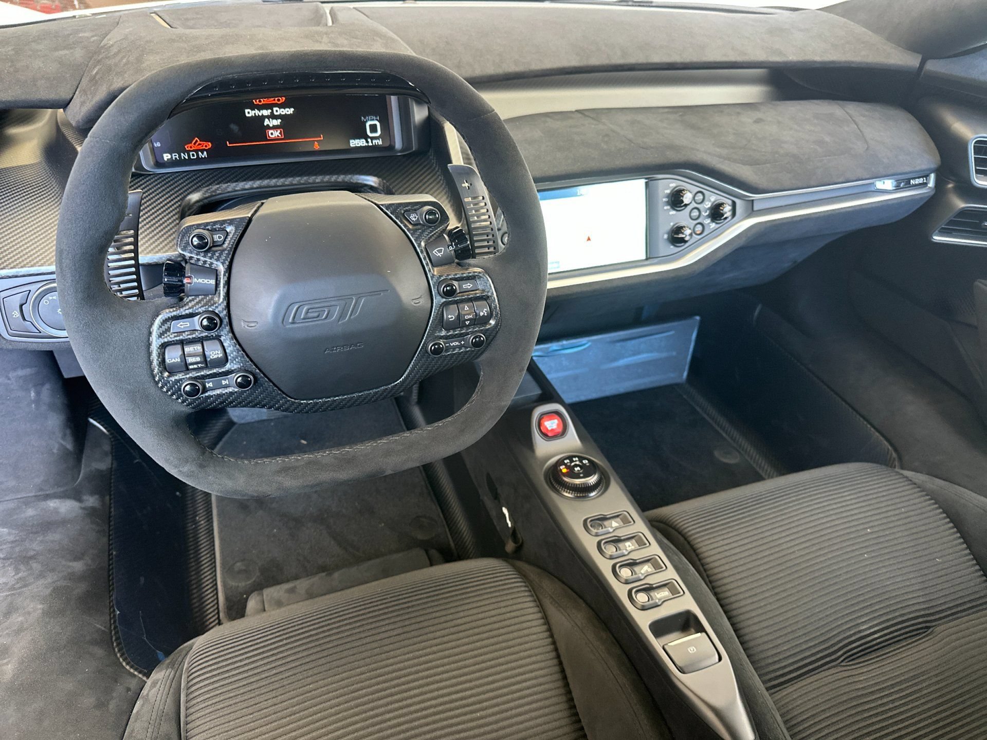 Used 2022 Ford GT RWD image 5