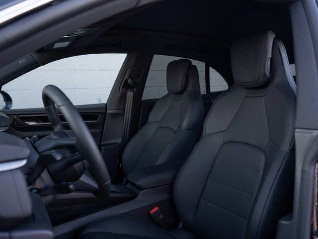 New 2026 Porsche Macan 4 Electric image 5