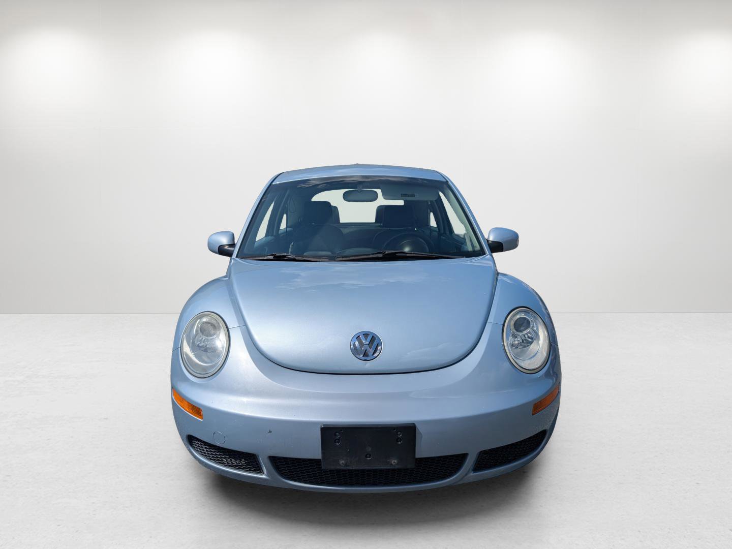 Used 2009 Volkswagen Beetle S image 2