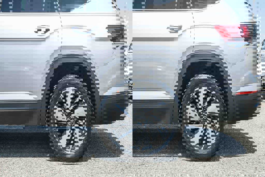 Used 2024 Volkswagen Atlas SE FWD image 11