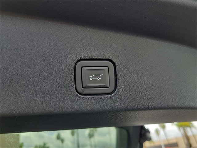 Used 2025 Cadillac Lyriq Luxury image 24