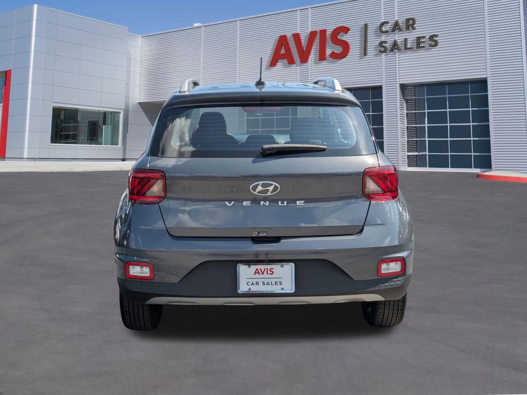 Used 2025 Hyundai Venue SEL FWD image 7
