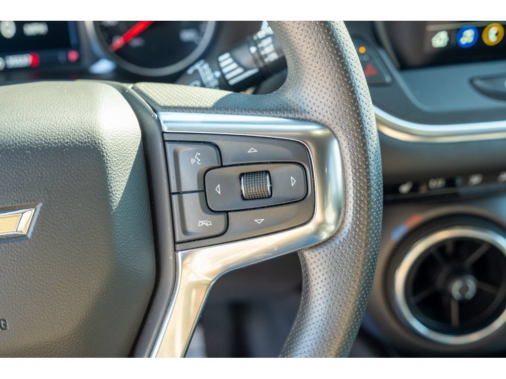 Used 2025 Chevrolet Blazer LT AWD/4WD image 19