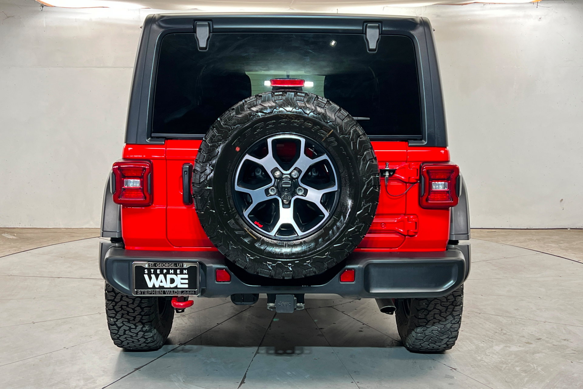 Used 2021 Jeep Wrangler Unlimited Rubicon w/ LED Lighting Group AWD/4WD image 4