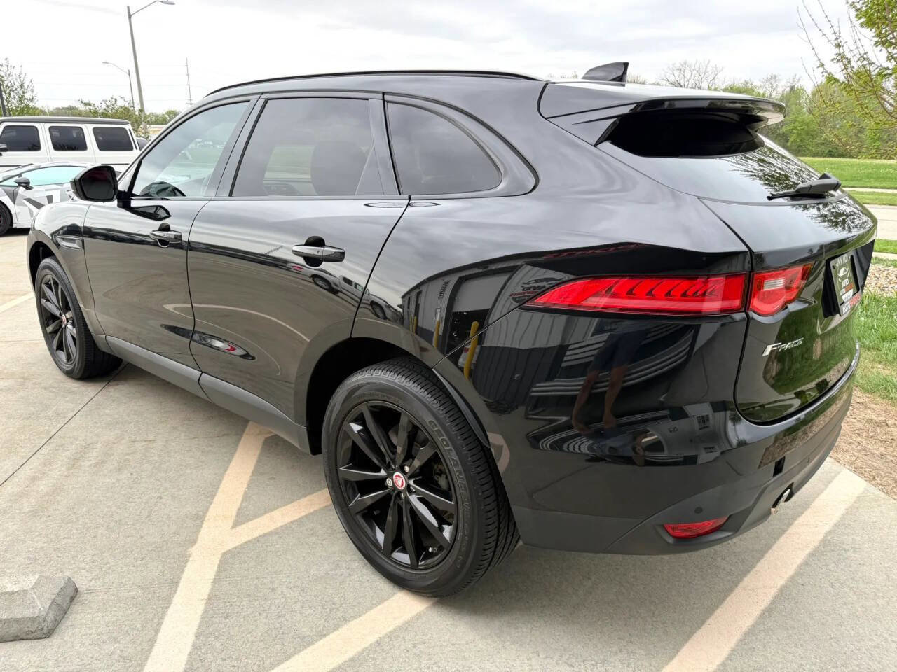 Used 2017 Jaguar F-PACE Prestige AWD/4WD image 6