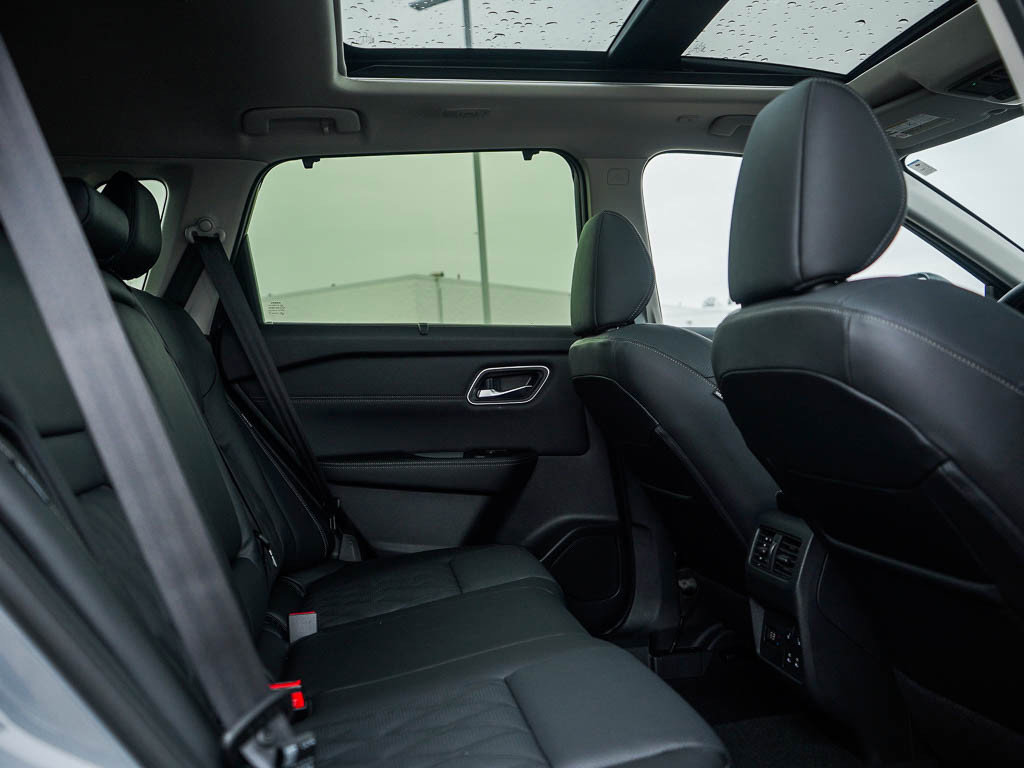 New 2026 Nissan Rogue Platinum image 13