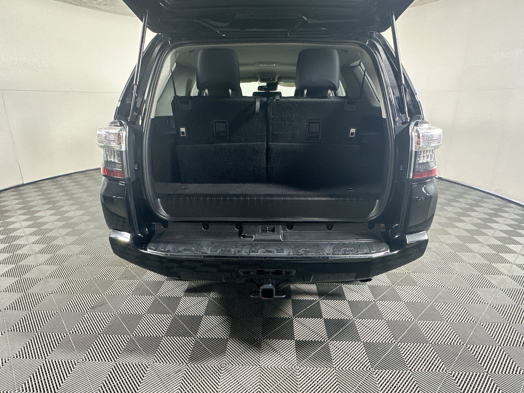 Used 2024 Toyota 4Runner SR5 RWD image 31