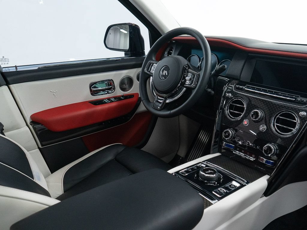 Certified 2023 Rolls-Royce Cullinan Black Badge w/ Driver's Package AWD/4WD image 35
