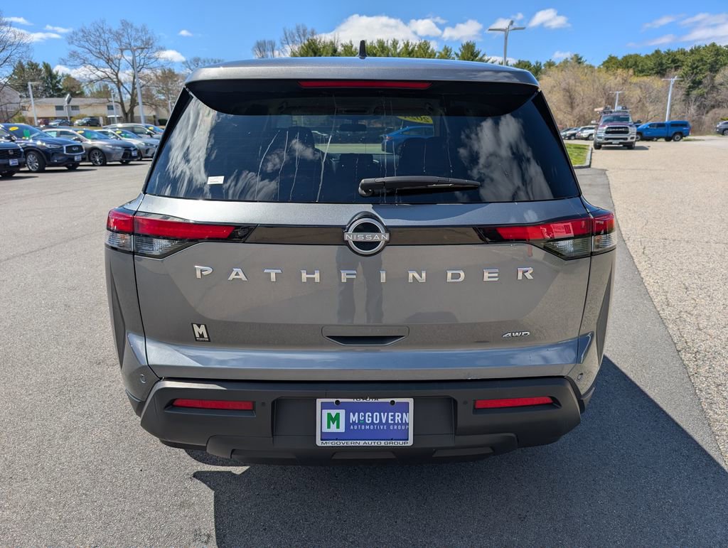 Used 2024 Nissan Pathfinder S AWD/4WD image 4