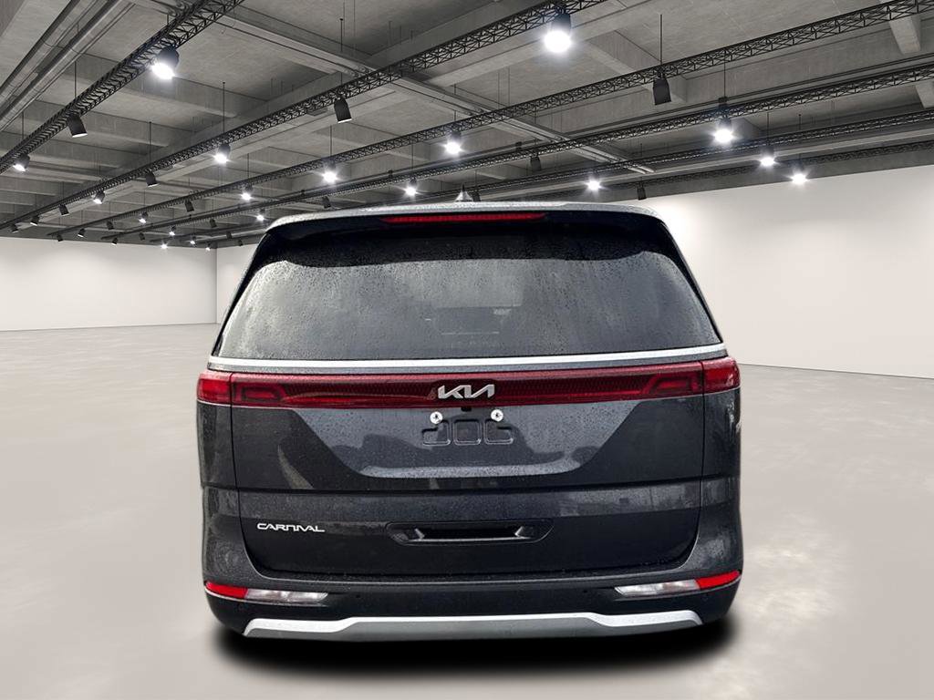 Used 2023 Kia Carnival LX image 6