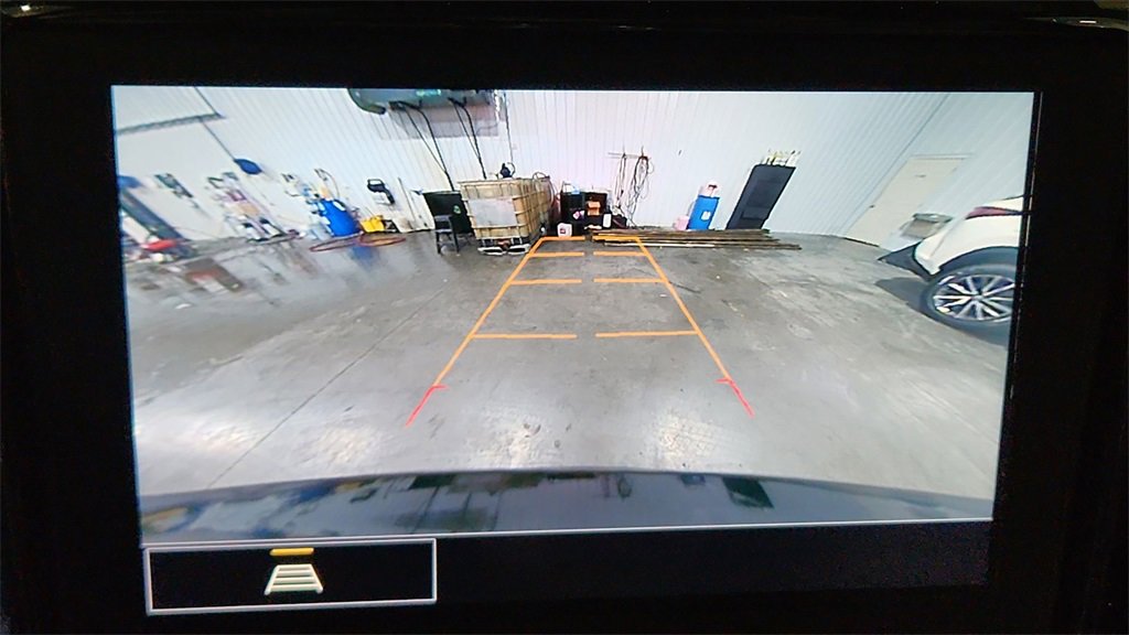 Used 2023 Chevrolet Traverse LT image 21