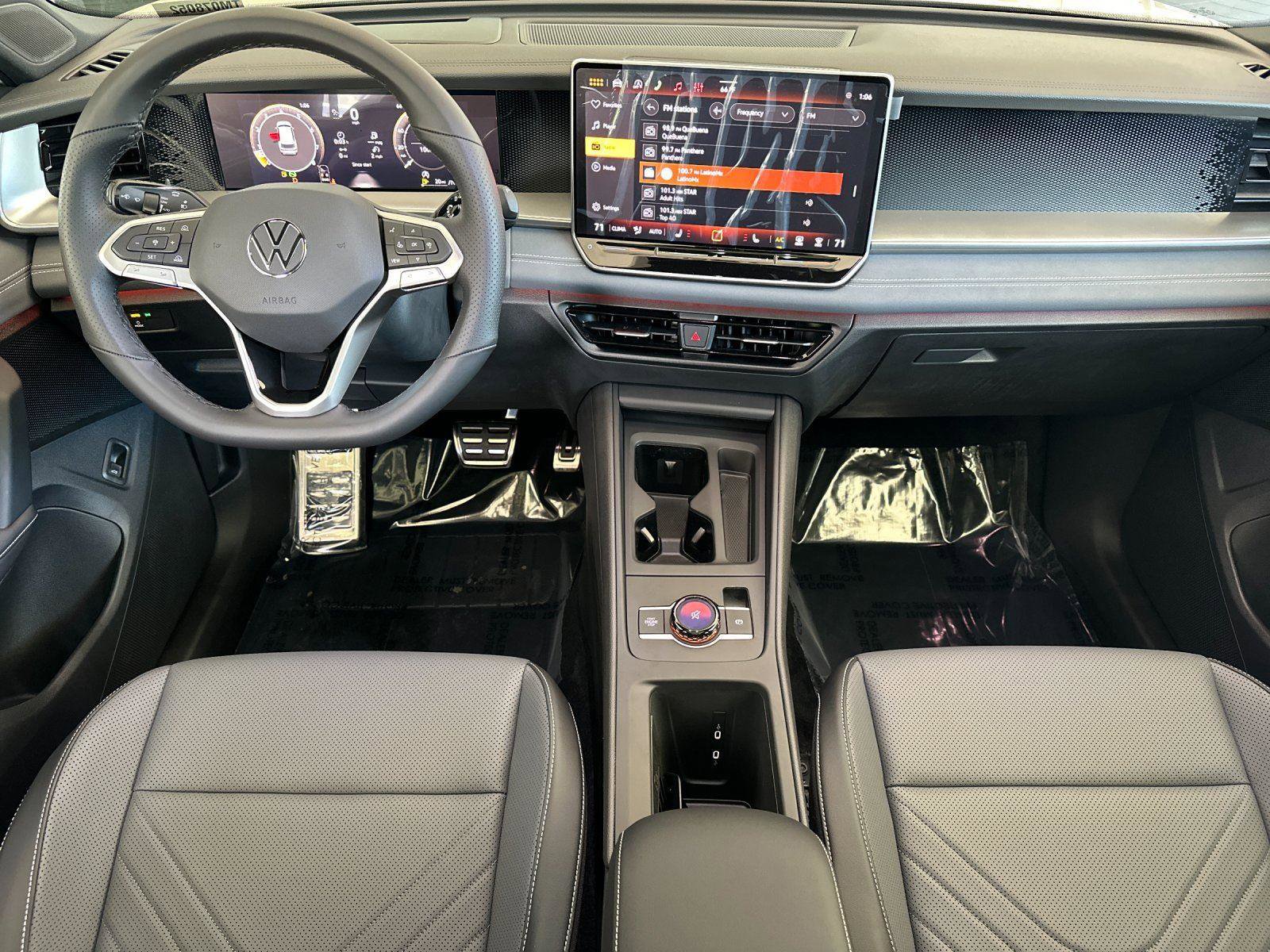 New 2026 Volkswagen Tiguan SE R-Line AWD/4WD image 12