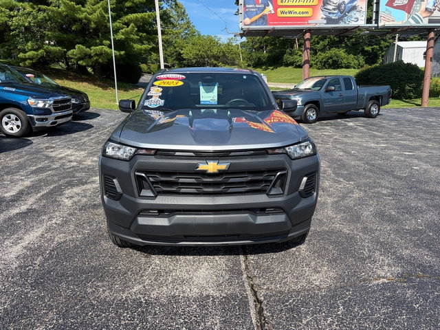 Used 2023 Chevrolet Colorado W/T RWD image 3