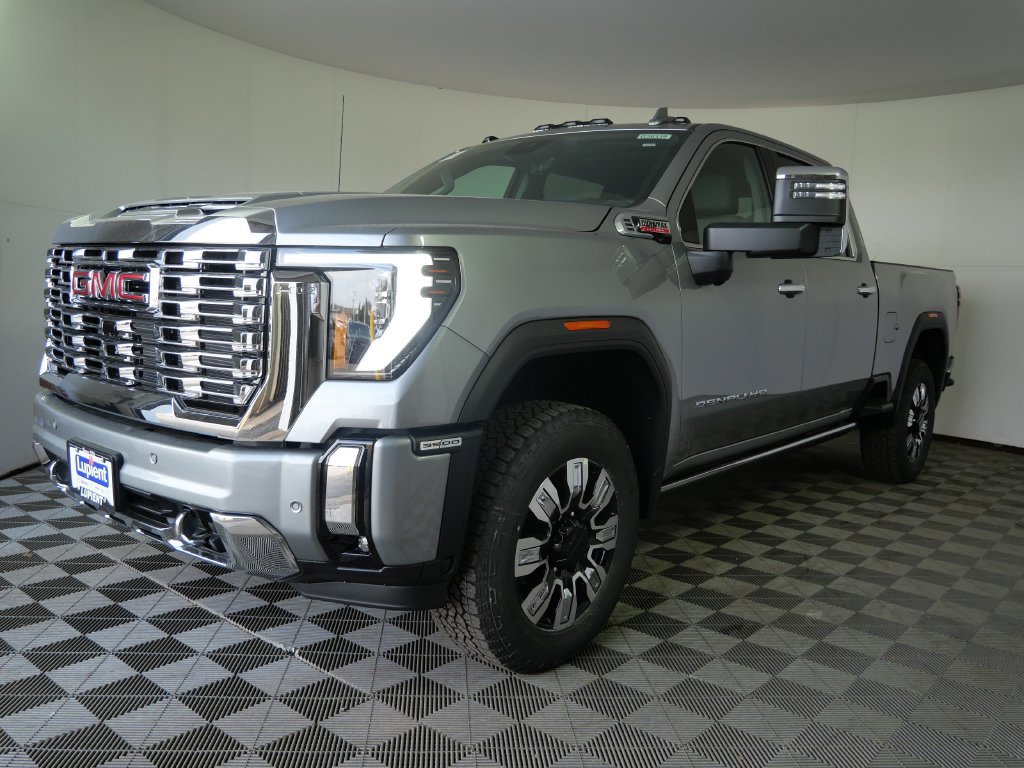 New 2026 GMC Sierra 3500 Denali w/ Denali Reserve Package AWD/4WD image 6