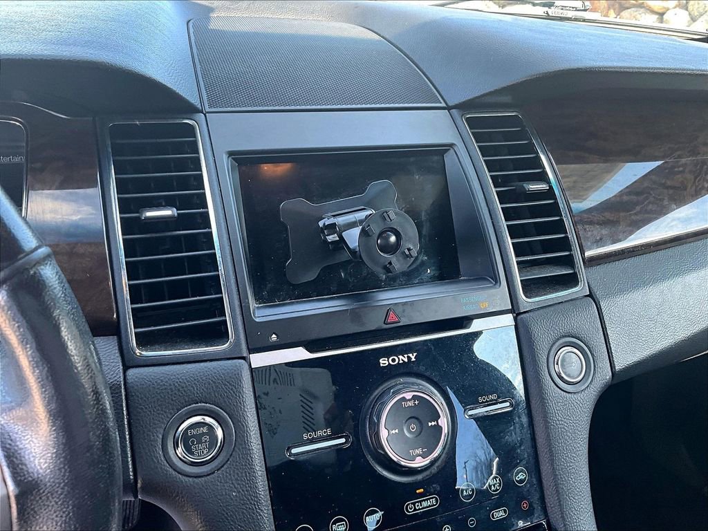 Used 2018 Ford Taurus Limited image 15