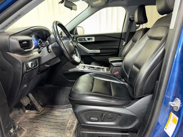 Used 2022 Ford Explorer XLT w/ Equipment Group 202A AWD/4WD image 15