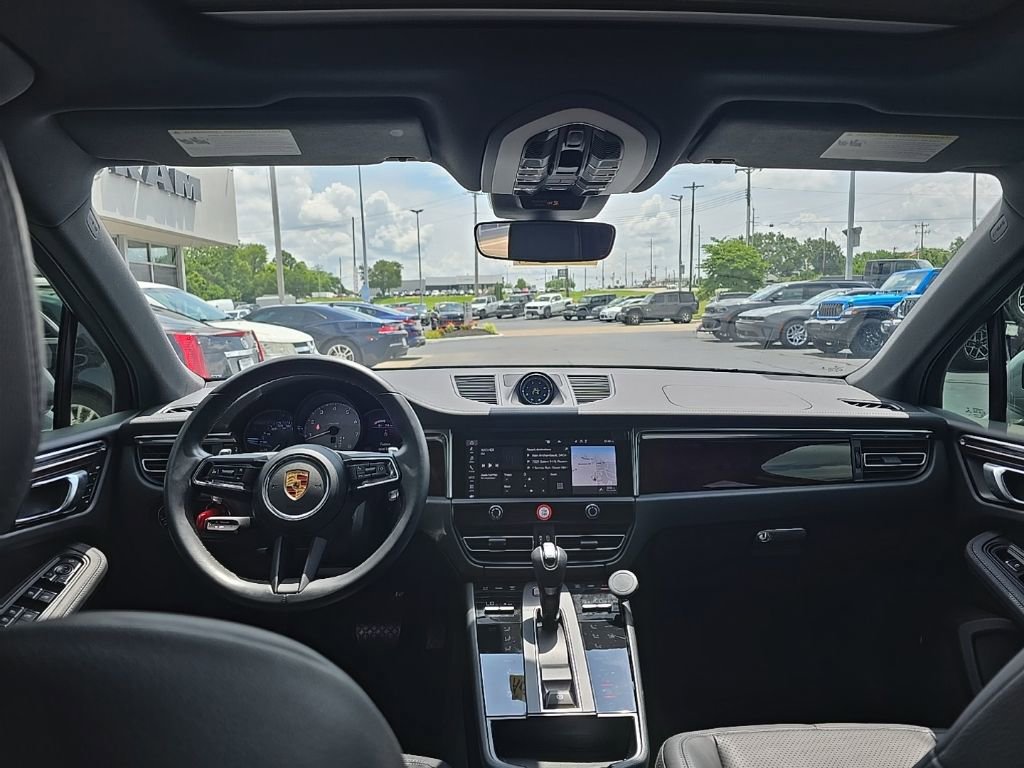 Used 2022 Porsche Macan S w/ Premium Package image 21