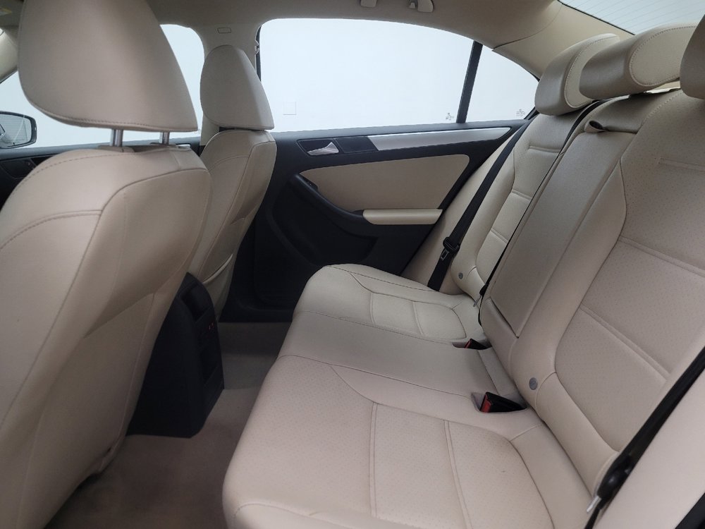 Used 2013 Volkswagen Jetta SE image 18