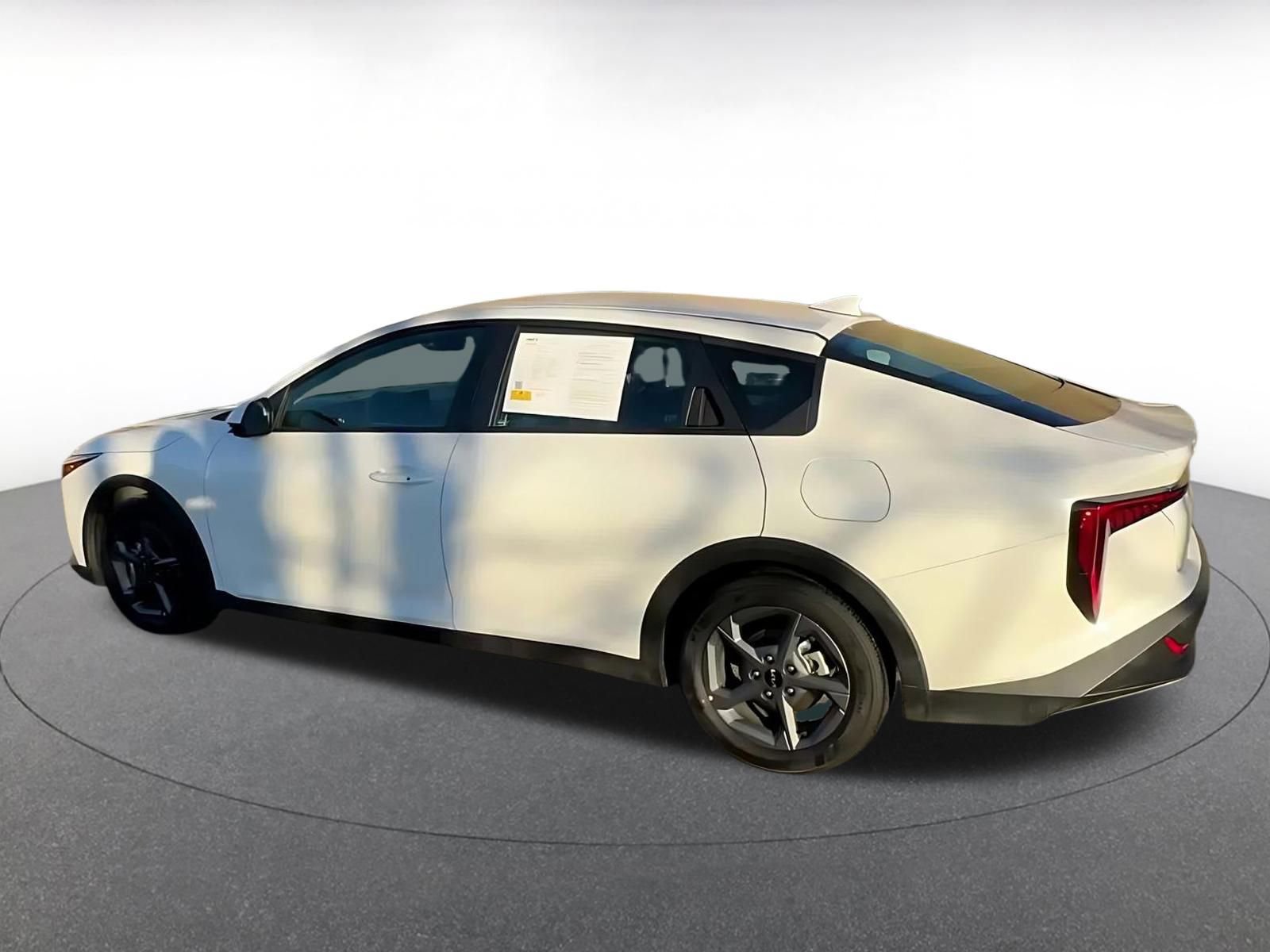 Used 2025 Kia K4 LXS image 10