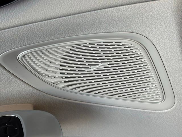 Certified 2025 Mercedes-Benz C 300 Sedan image 15