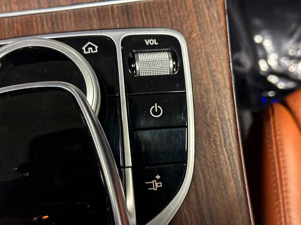 Used 2022 Mercedes-Benz C 300 Cabriolet image 34
