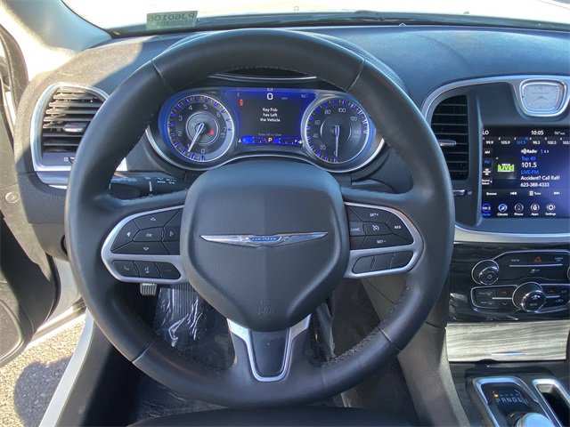 Used 2022 Chrysler 300 Touring w/ Sport Appearance Package image 10
