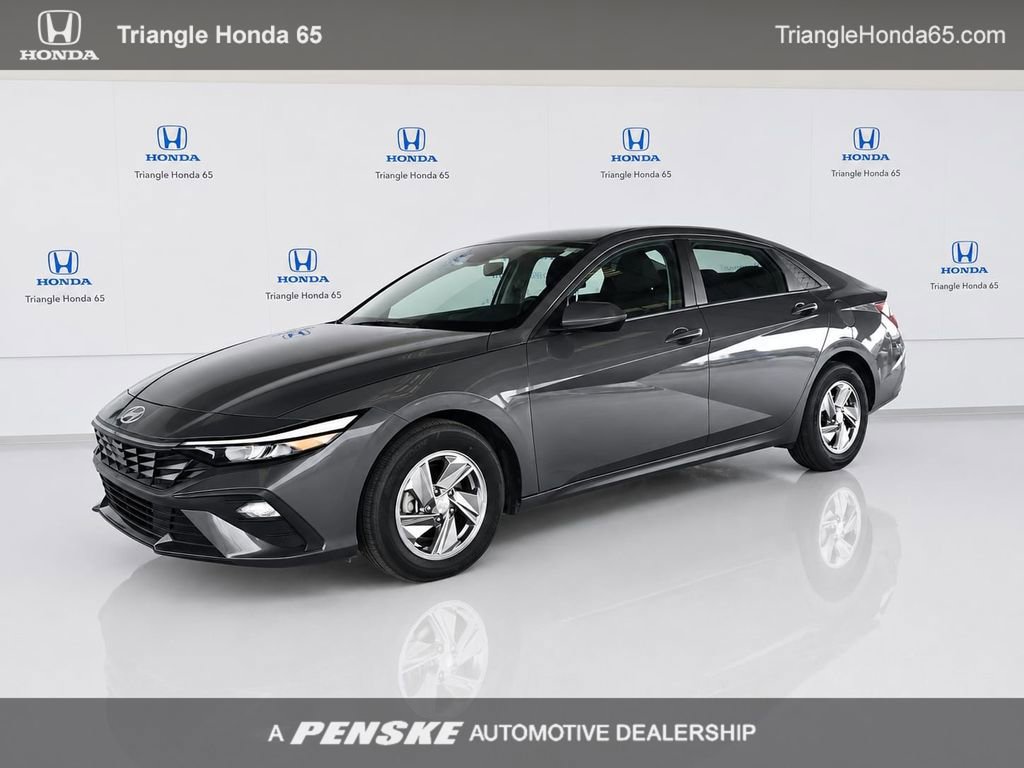 Used 2025 Hyundai Elantra SE