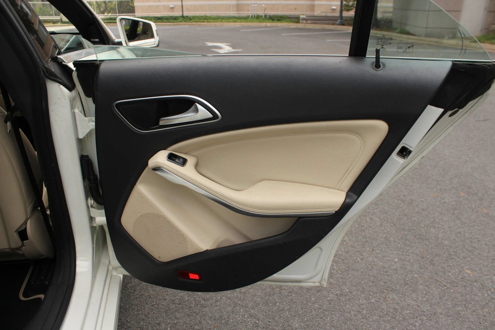 Used 2014 Mercedes-Benz CLA 250 4MATIC image 23