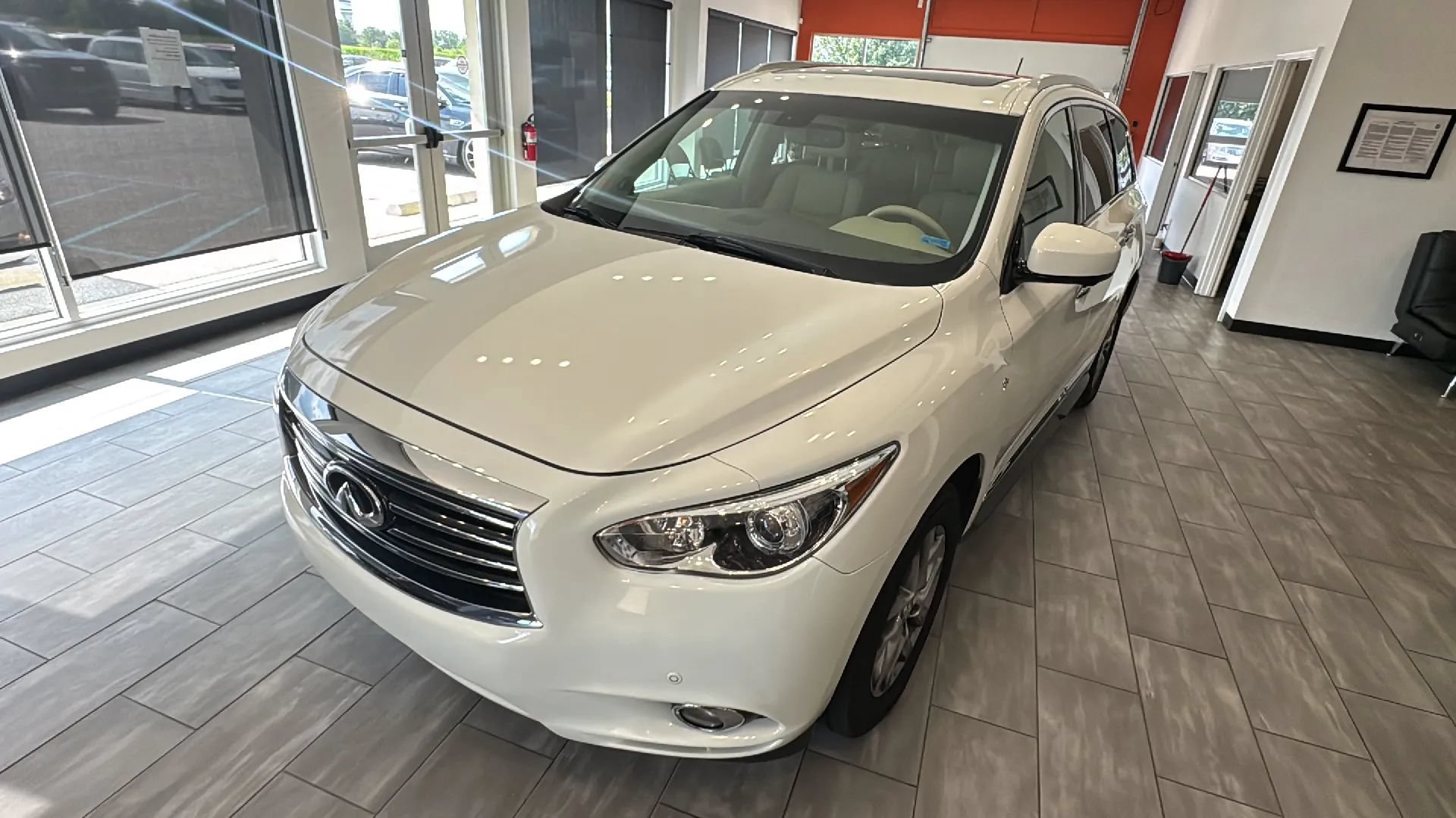 Used 2014 INFINITI QX60 FWD w/ Premium Plus Package image 8