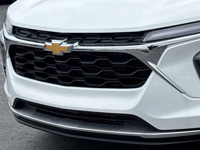 New 2025 Chevrolet Trax LT w/ Driver Confidence Package image 9