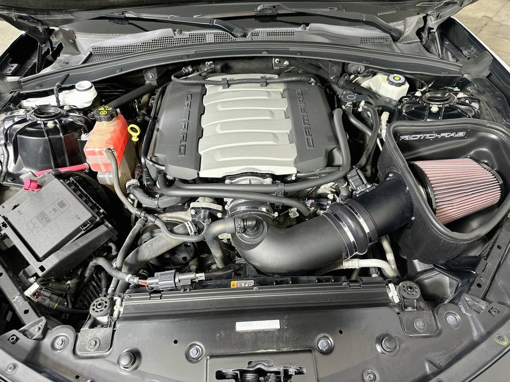 Used 2018 Chevrolet Camaro SS RWD image 10