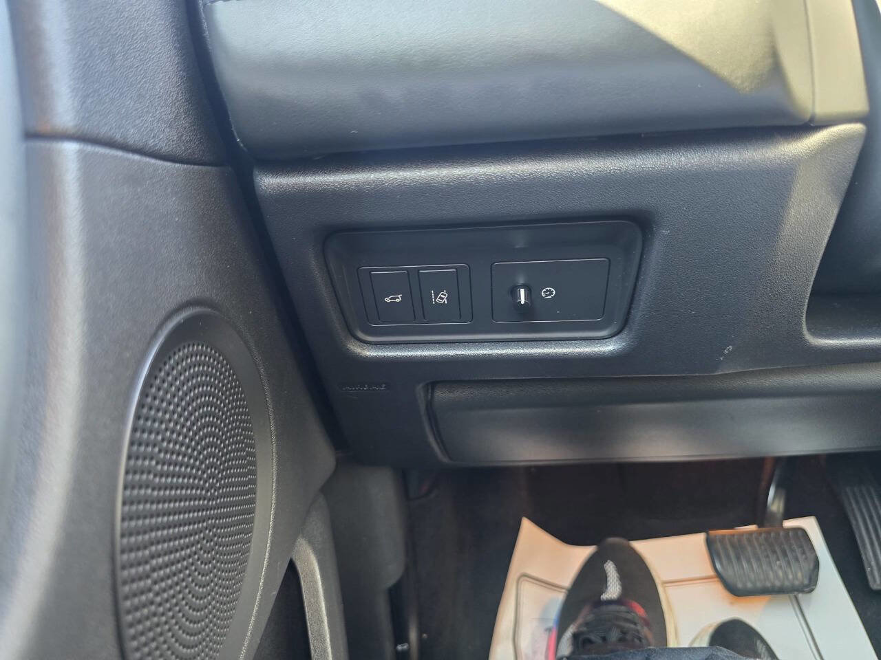 Used 2018 Land Rover Discovery Sport HSE Luxury image 42