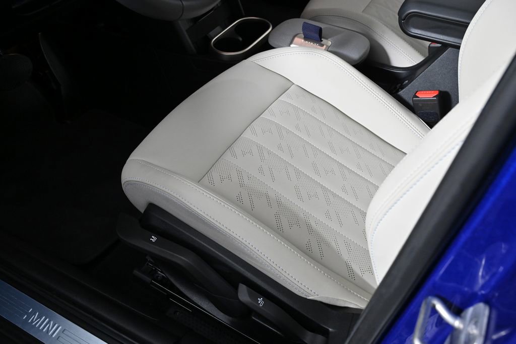 Certified 2025 MINI Cooper S image 23