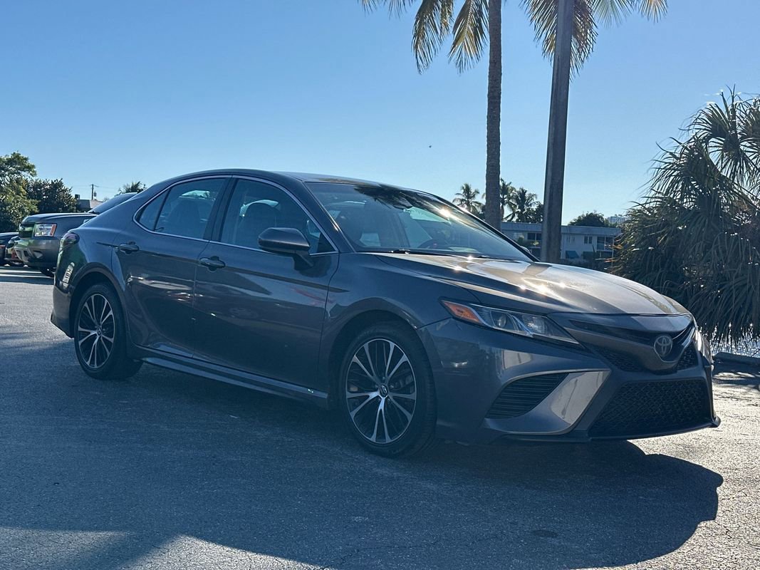 Used 2018 Toyota Camry SE image 7