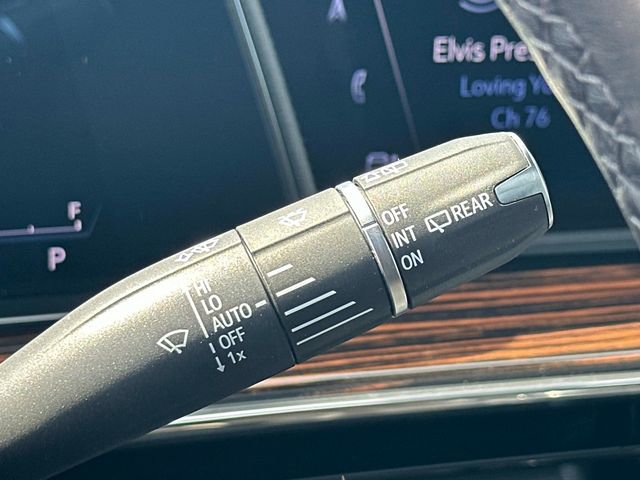 Used 2024 Cadillac Escalade Premium Luxury w/ Performance Package image 10