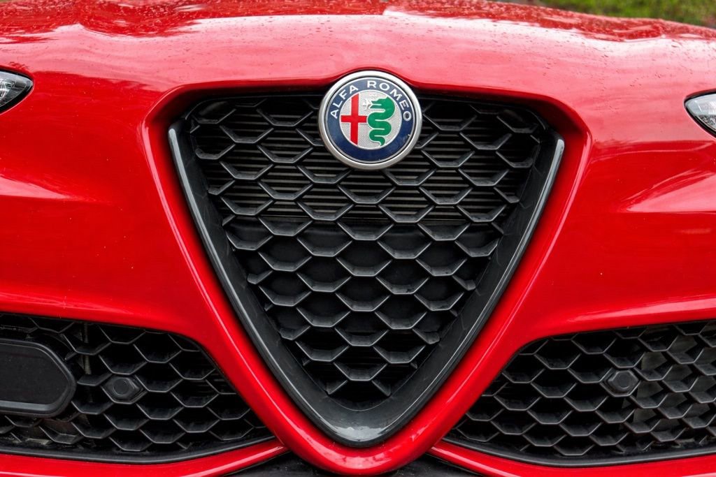 Used 2023 Alfa Romeo Giulia Veloce image 3