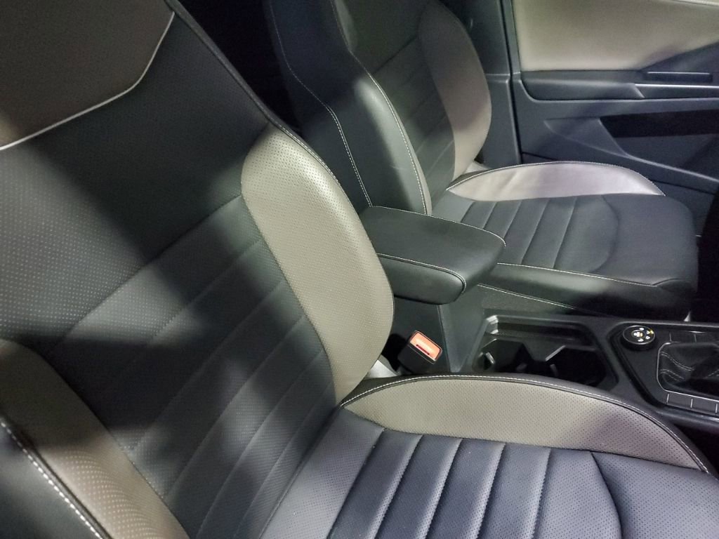 Certified 2023 Volkswagen Taos SEL image 37