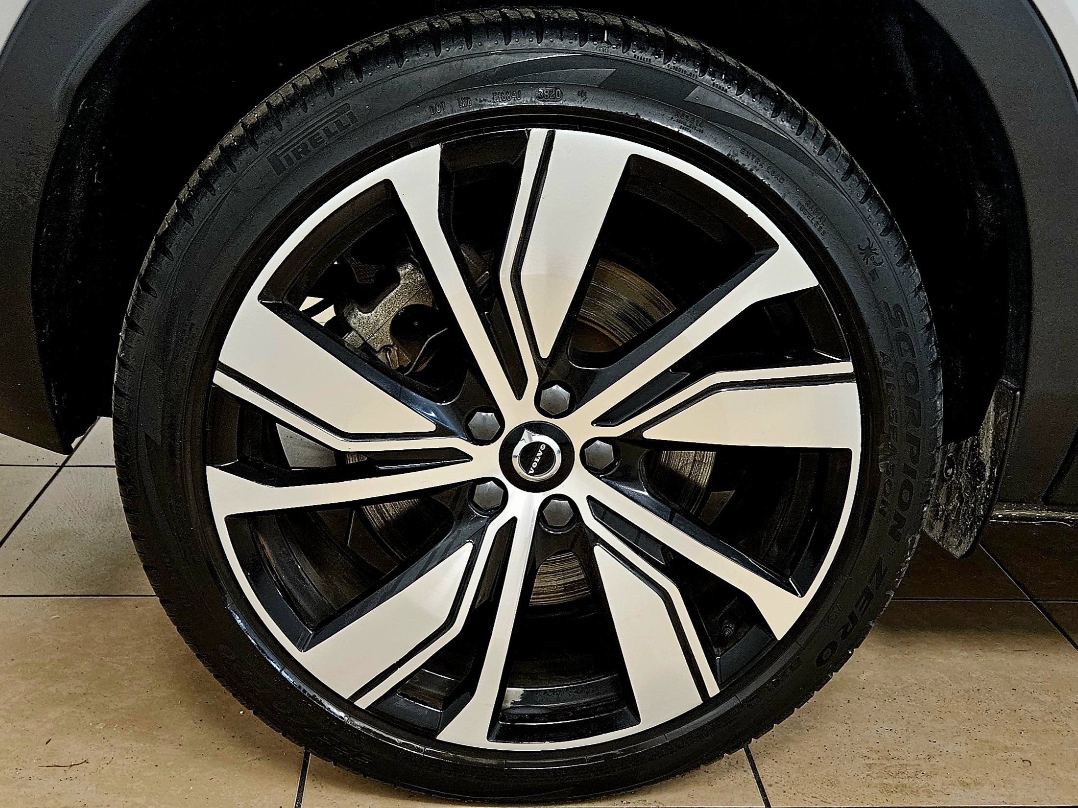 Used 2021 Volvo XC40 P8 Recharge w/ Advanced Package image 45