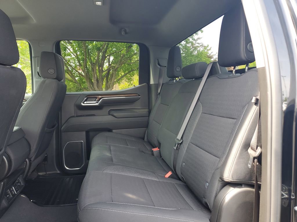 Used 2024 Chevrolet Silverado 1500 LT AWD/4WD image 8
