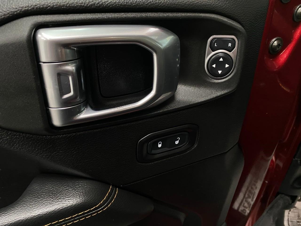 Used 2021 Jeep Wrangler Unlimited Sahara image 31