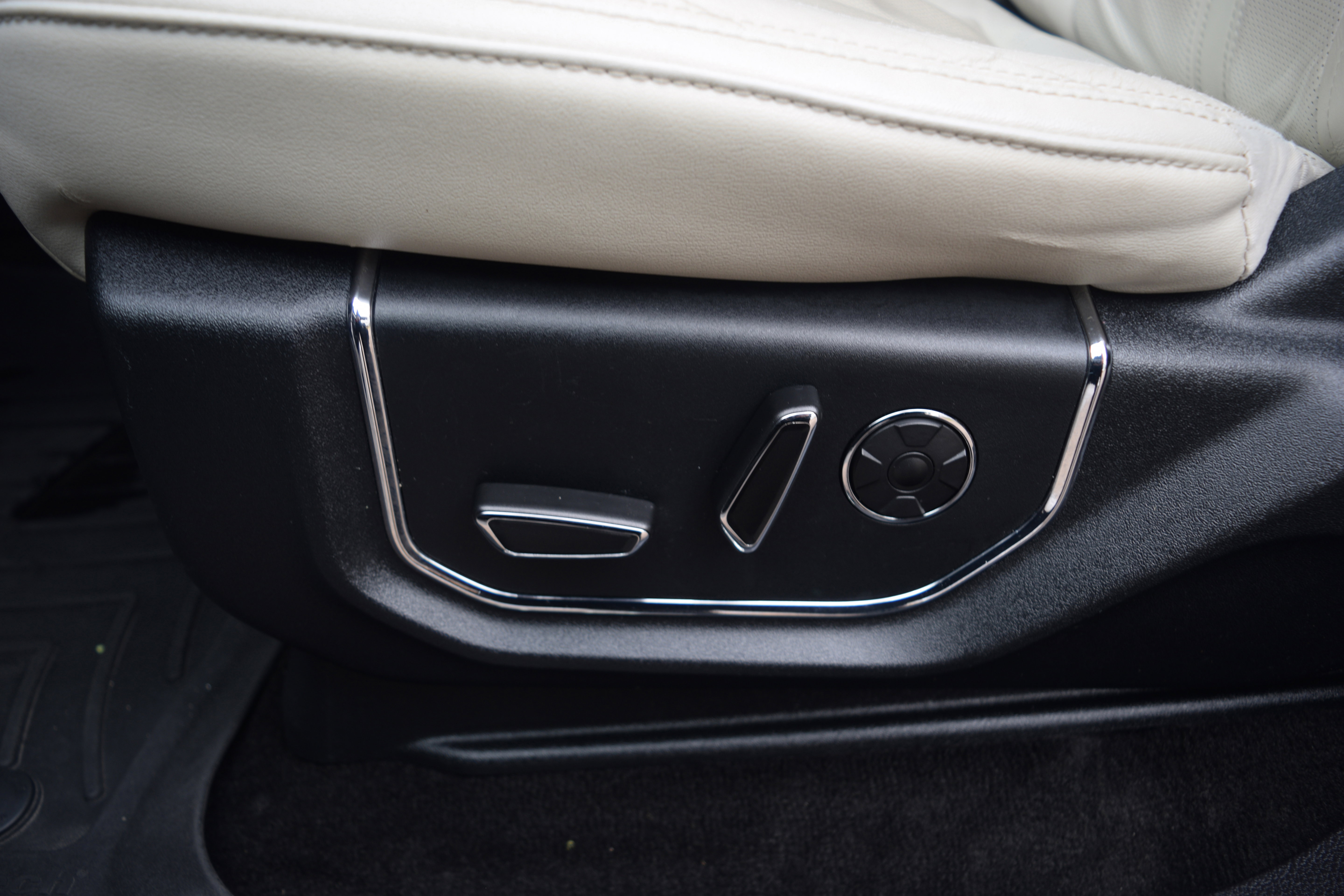 Used 2019 Ford Expedition Platinum image 20