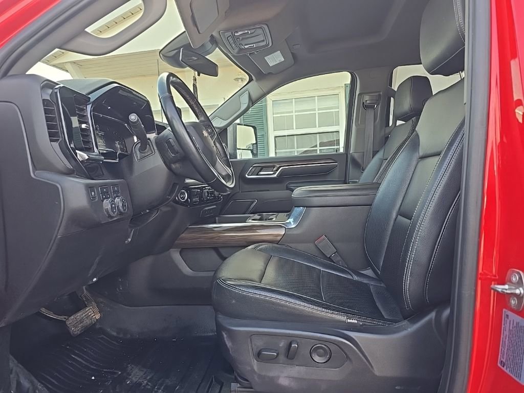 Used 2024 Chevrolet Silverado 3500 LT w/ Convenience Package image 9