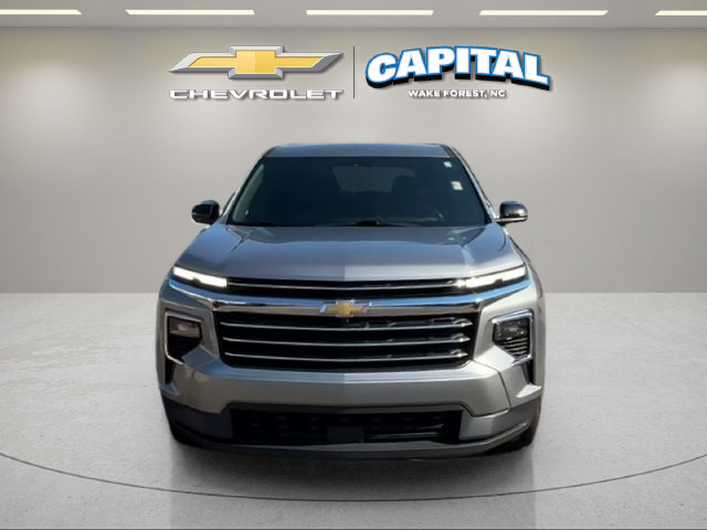 Used 2025 Chevrolet Traverse LT AWD/4WD image 8